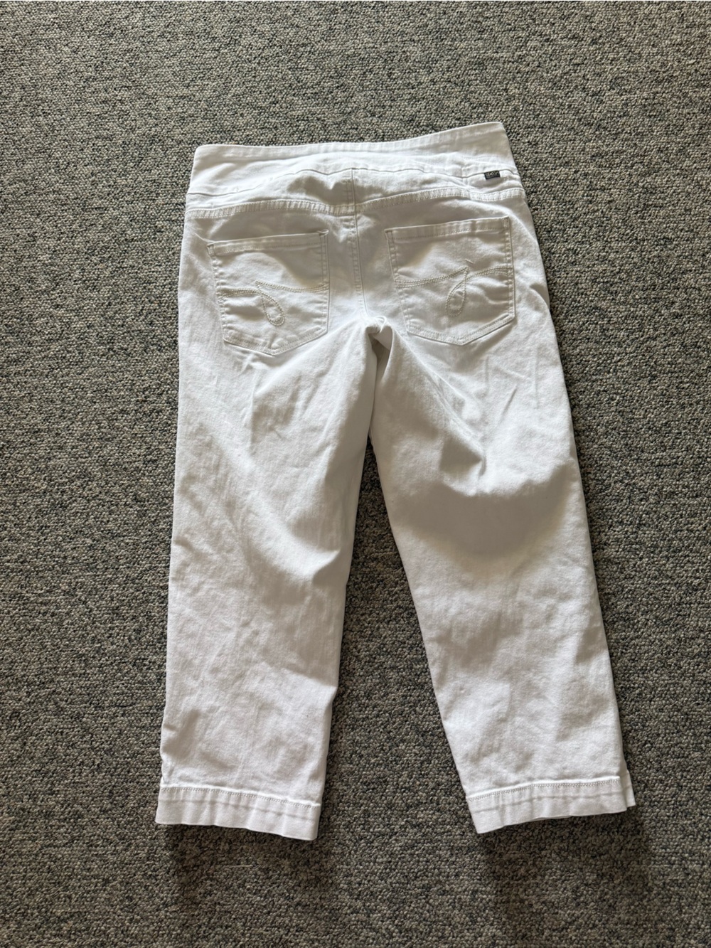 Jag Jeans - White Capri Classic Fit